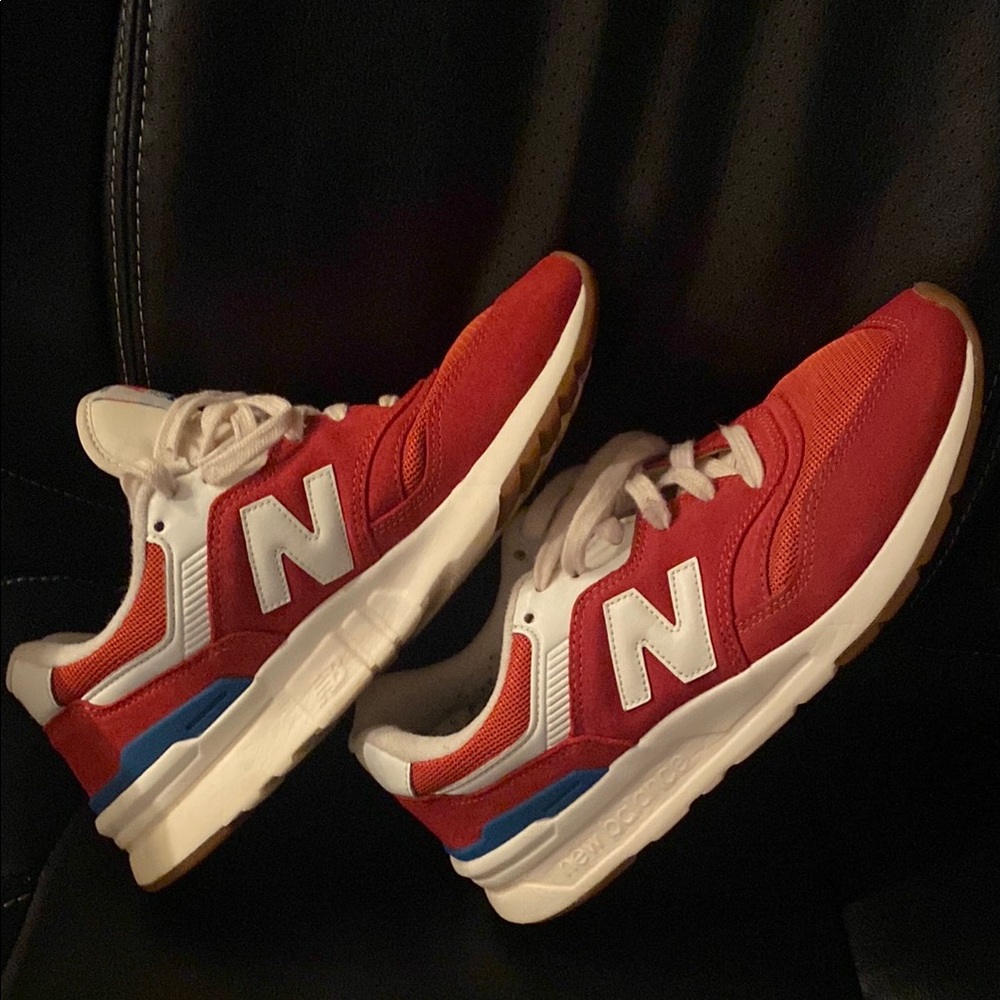 New Balance 997H Classic Red and White Athletic Shoes BX1